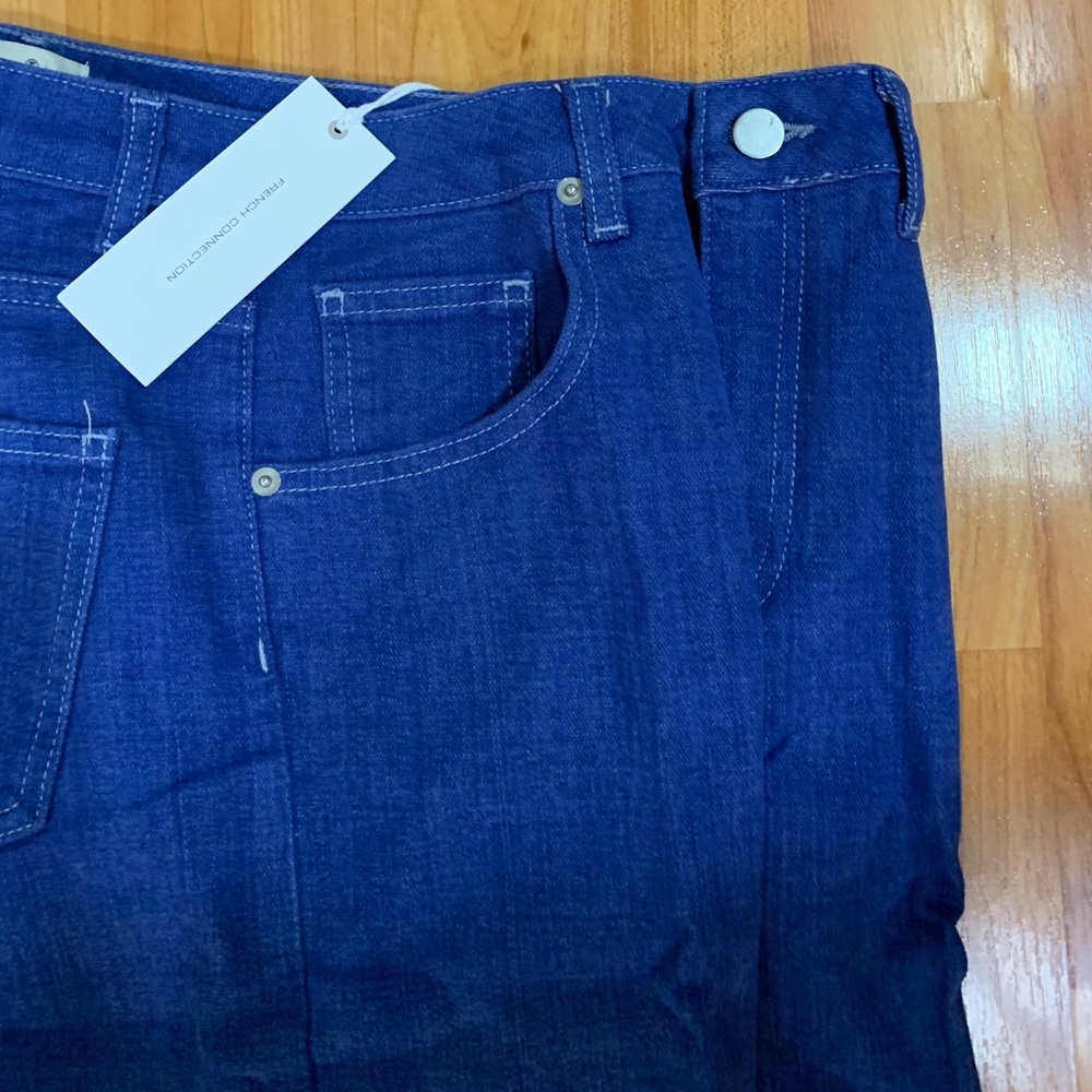 Cropped Cone Jeans - Picture 2 of 6